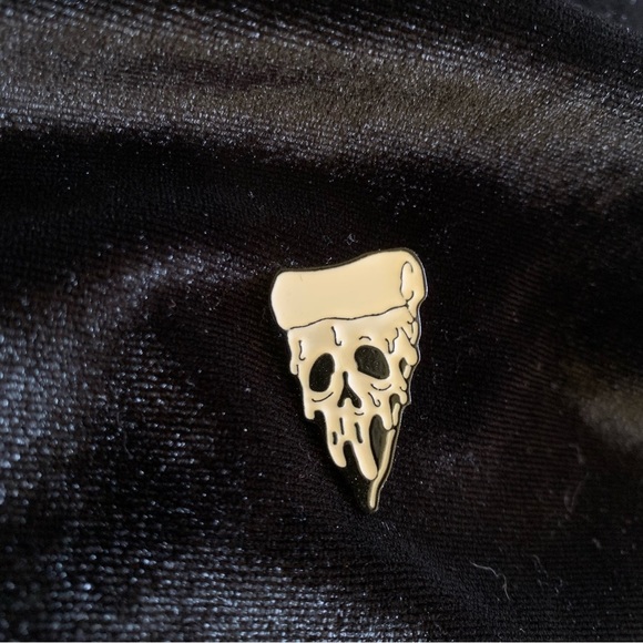 Enamel pin - Picture 1 of 4